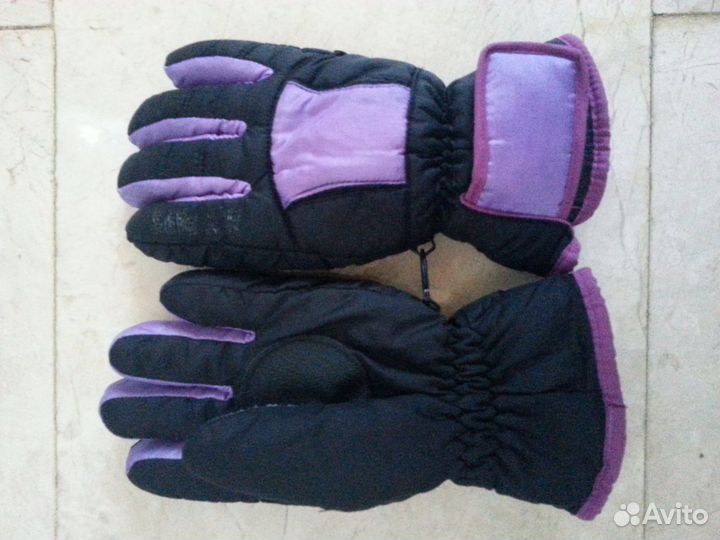 Перчатки и шапка горнолыжные