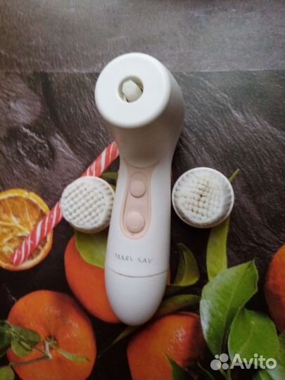 Массажная щётка для чистки лица Мери Кей