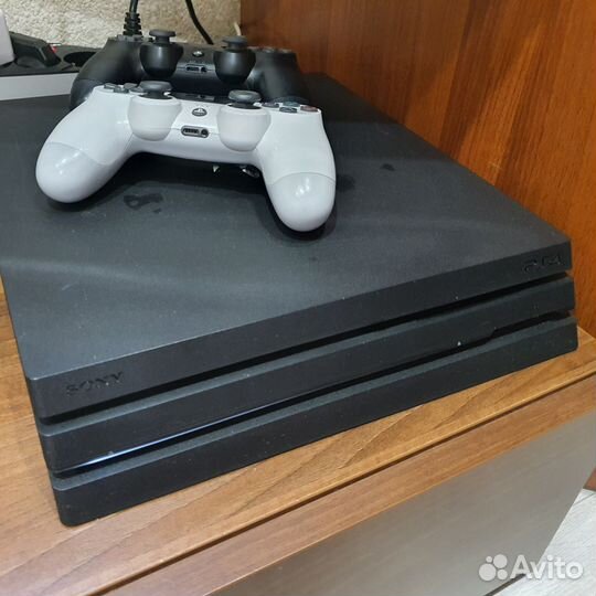 Sony playstation PS4 pro 1tb