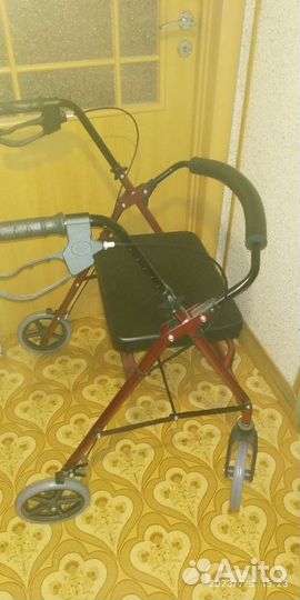 Ходунки-каталка для инвалидов и пожилых людей 220