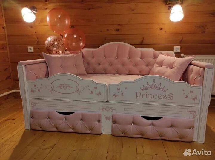 Детская кровать с бортиком