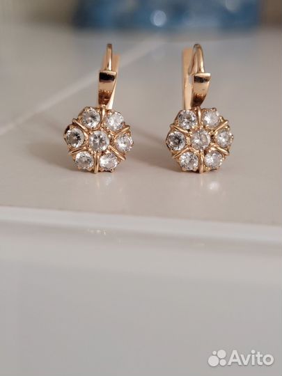 Золотые серьги с фианитами