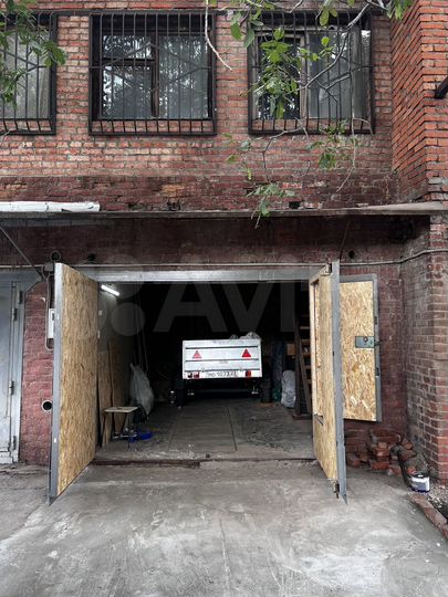 Гараж, > 30 м²