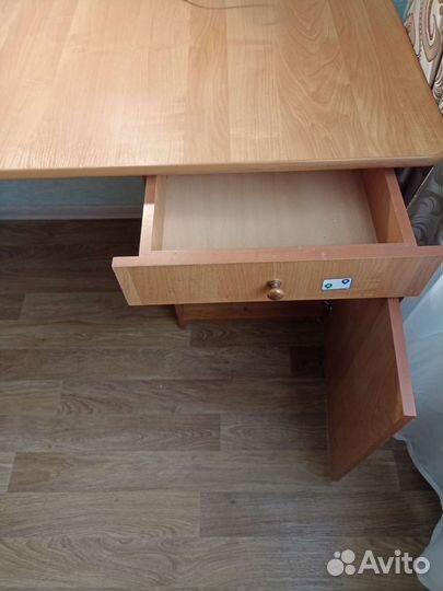 Письменный стол