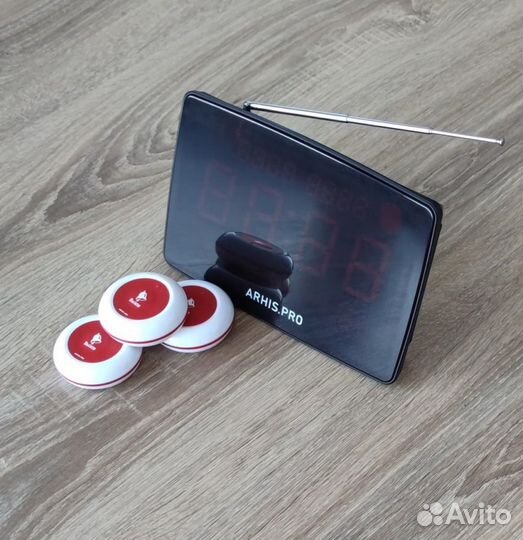 Кнпока вызова официанта и табло отображения вызова