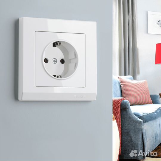 Розетка с заземлением Werkel