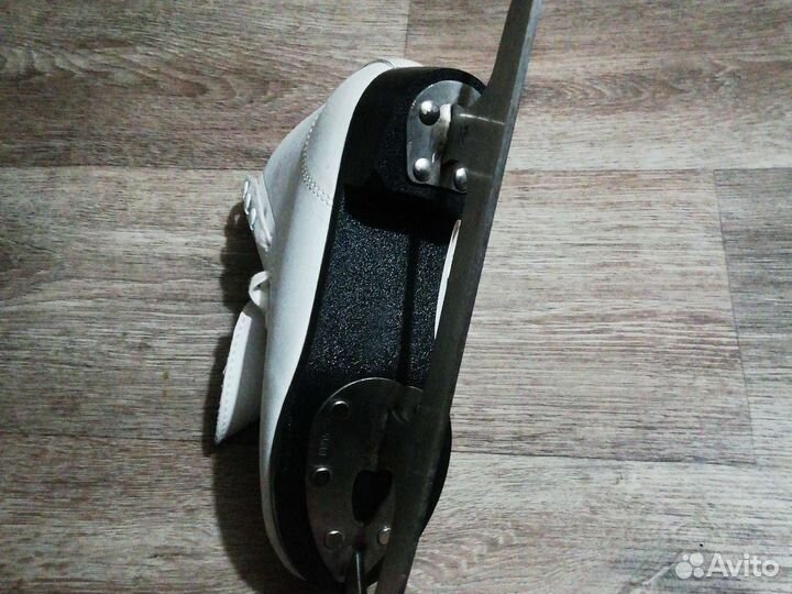 Коньки фигурные