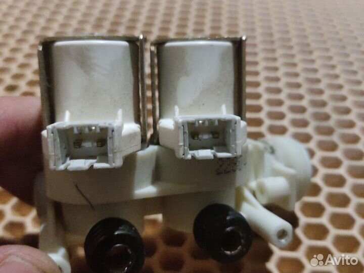 Клапан воды стиральной машины Ariston AVD129