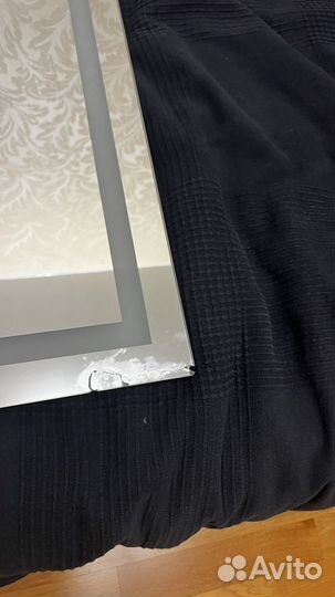 Зеркало с подсветкой для ванной