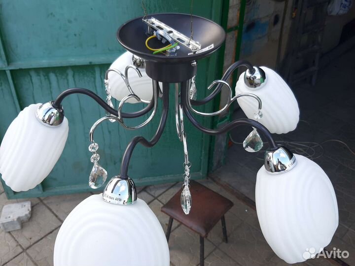 Люстра потолочная новая