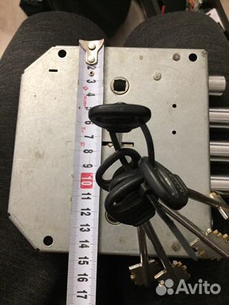 Два дверных замка,врезных