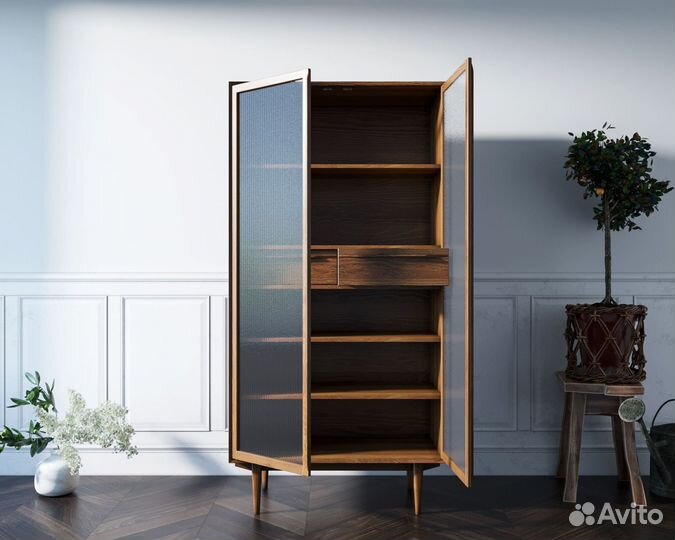 Буфет «Bruni» высокий витражными стеклами