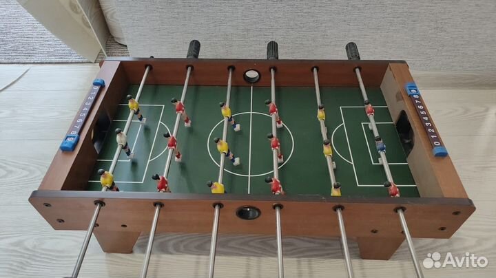 Настольный футбол, водный пистолет
