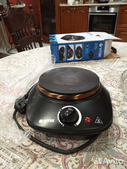 Электроплитка Vitek VT 3701BK