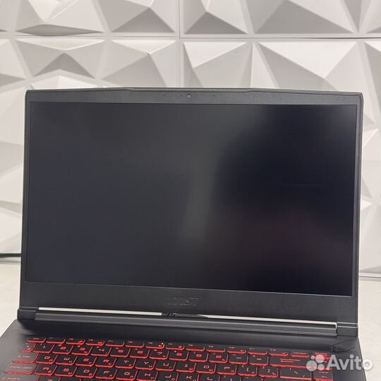 Игровой ноутбук MSI Katana Core i7 + RTX 3050