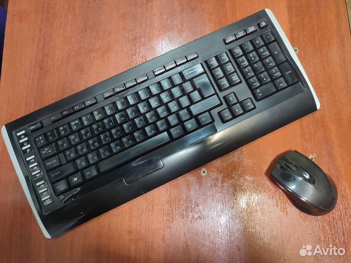 Беспроводная клавиатура и мышь