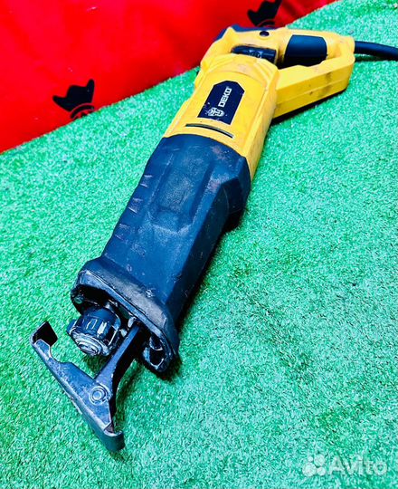 Сабельная пила deko dkrs1200