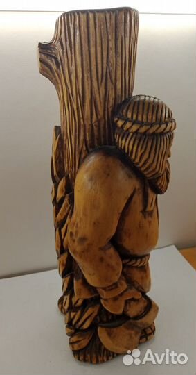 Ваза деревянная Мужичок с топором (020774)