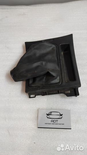 Накладка ручки кпп с кожухом Мазда 3 BK