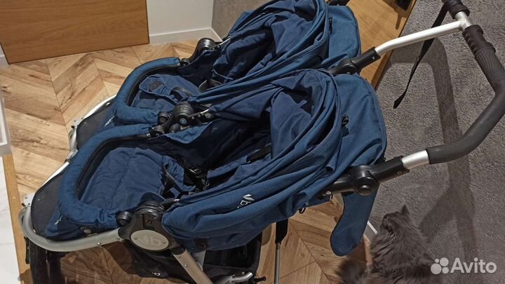 Коляска для двойни bumbleride indie twin