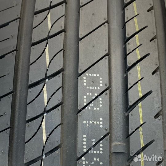 Grenlander L-Zeal56 255/35 R20 97W