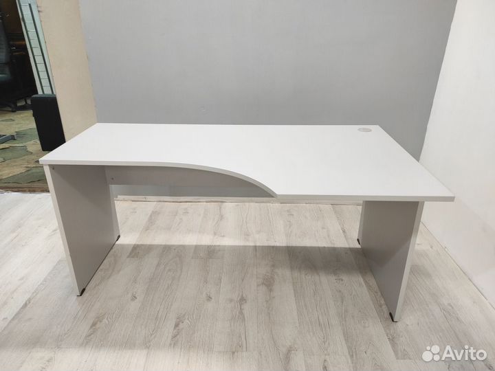 Стол эргономичный правый. Новый 04275