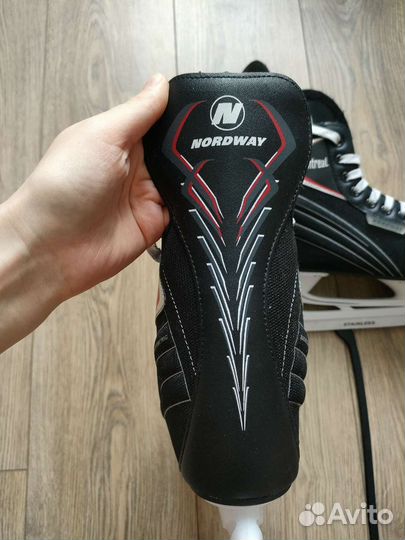 Коньки хоккейные 40 размер