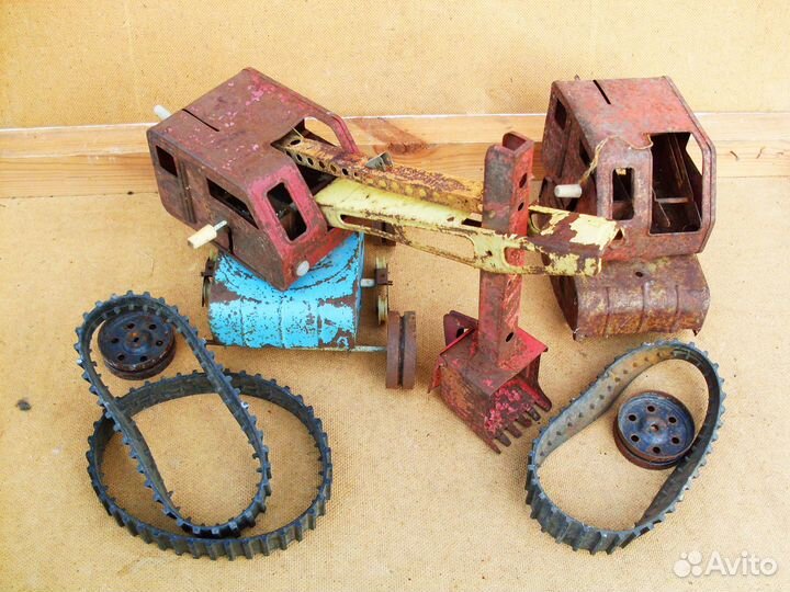 Игрушка экскаватор. СССР на реставрацию +запчасти