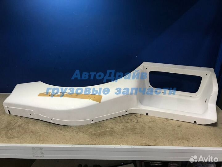 Крыло кабины Рено Мидлум переднее левое