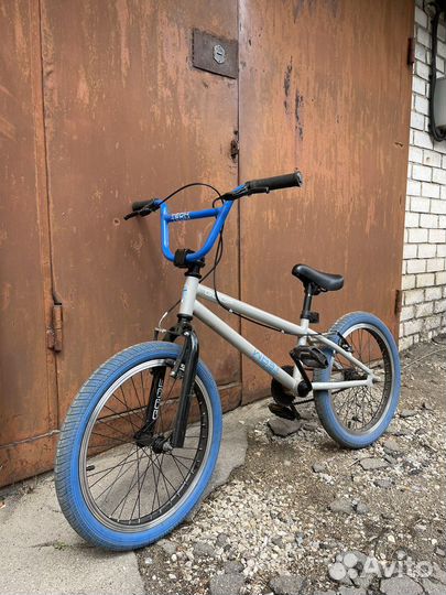 Трюковой велосипед BMX