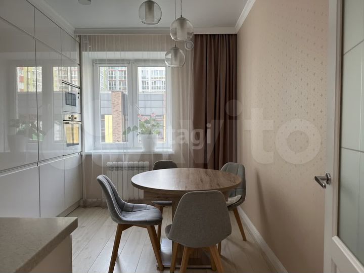 3-к. квартира, 72 м², 2/10 эт.