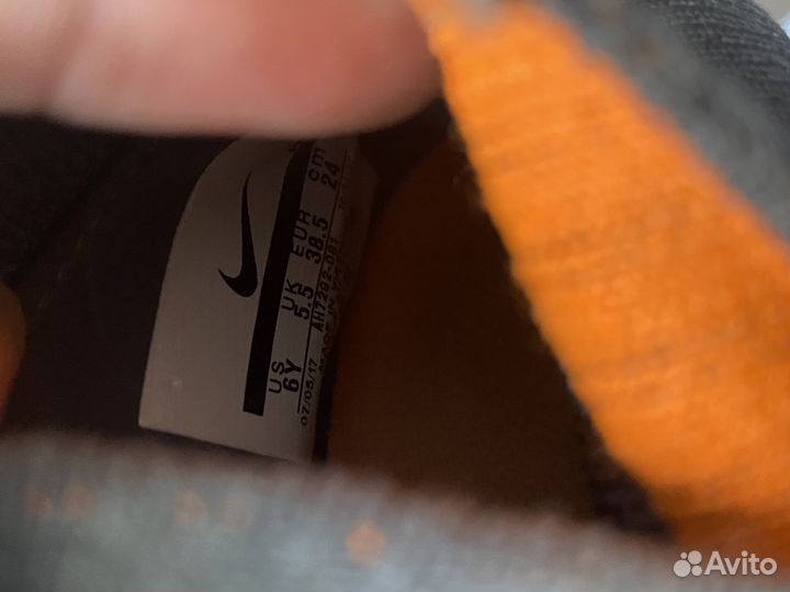 Футбольные бутсы размер 38,5