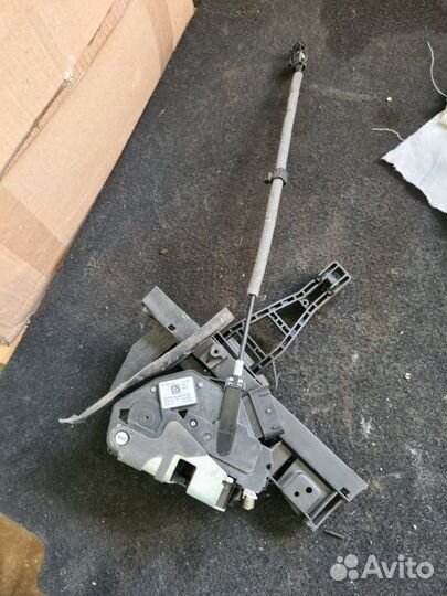 Замок боковой двери задний левый Ford Focus 3 1.6