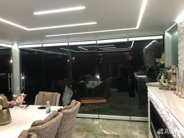 Безрамное остекление беседки