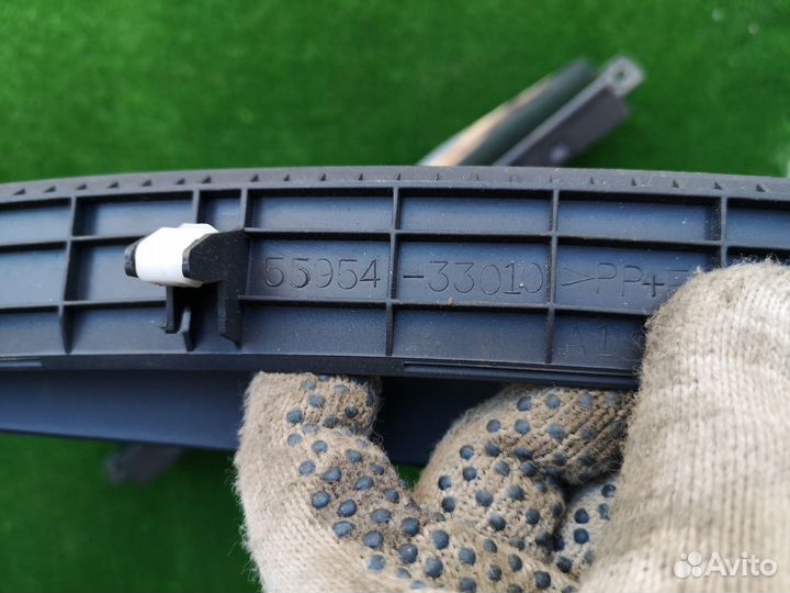 Накладка в торпедо на Toyota Camry V40 2006-2011