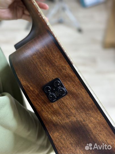 Гитара трансакустическая массив Cort Индонезия