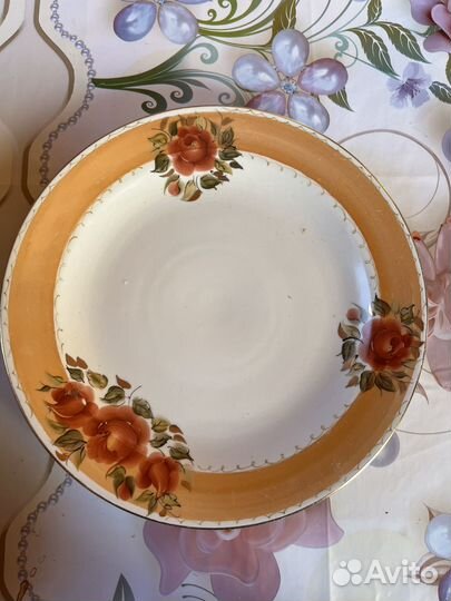Фарфоровый столовый сервиз