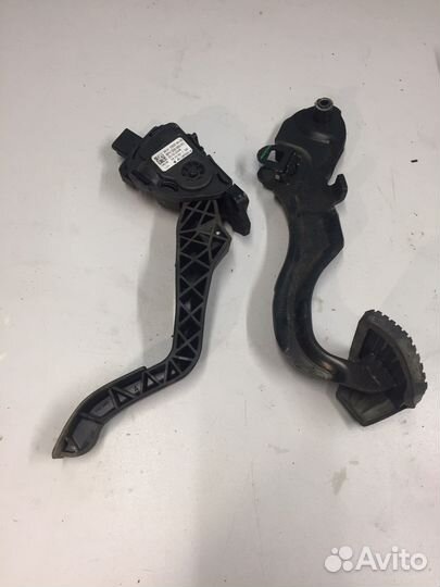 Педаль peugeot 308