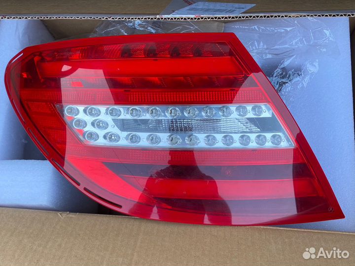 Фонарь задний левый Mercedes w204 рестайлинг