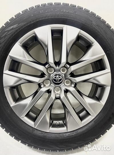 Toyota Rav4, Nokian Hakkapeliitta R3 235/55 R19