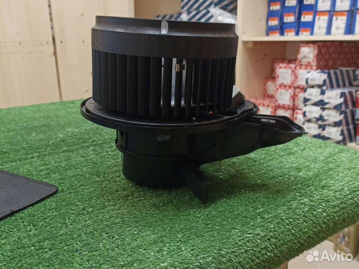 Моторчик печки Volvo XC90 I (2002-2014г)