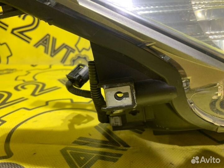 Фара передняя правая Toyota Camry AVV50 2arfxe