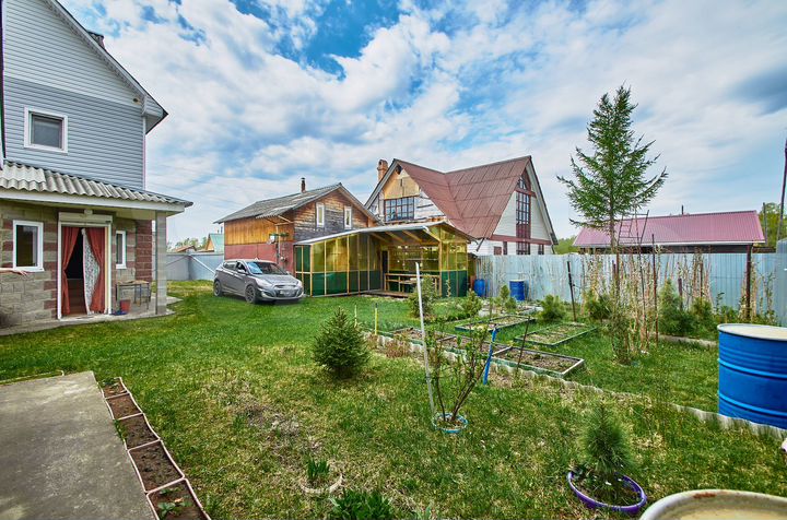 Дом 212,3 м² на участке 5,5 сот.