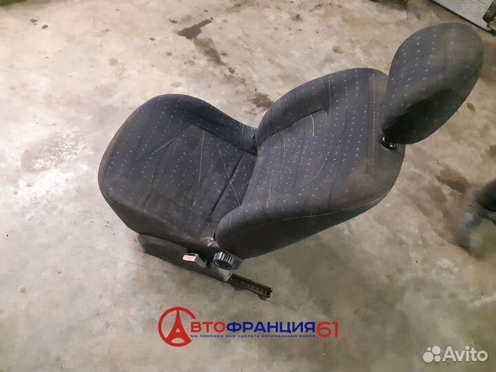 Сиденье, 7701048709 renault symbol, 3035745