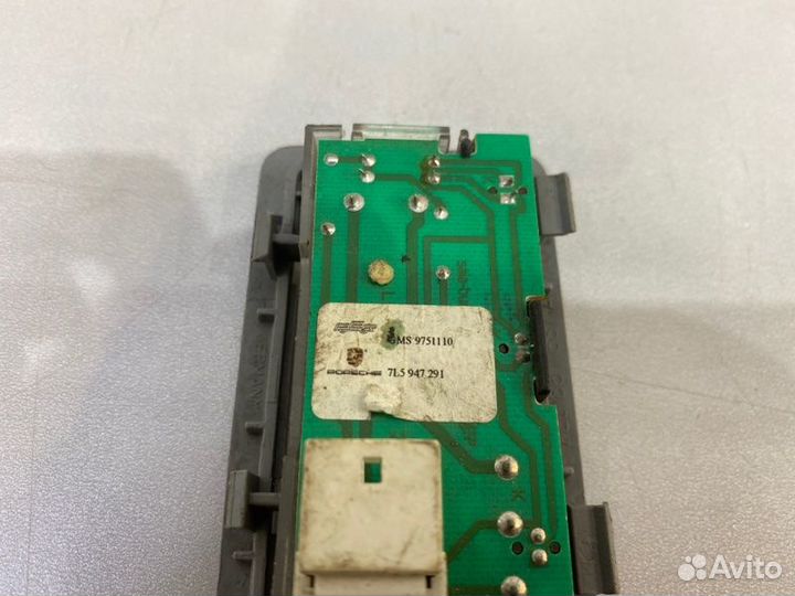 Лампа внутрисалонная задняя левая Volkswagen