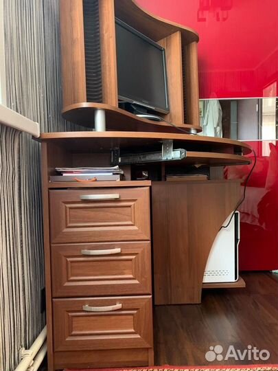 Компьютерный стол