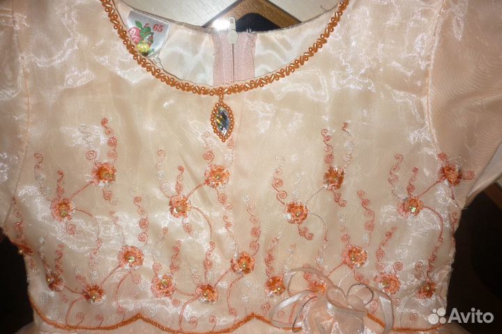 Нарядное детское платье для девочки