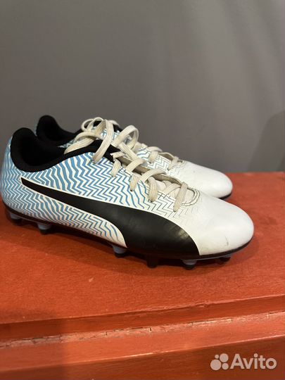 Футбольные бутсы puma