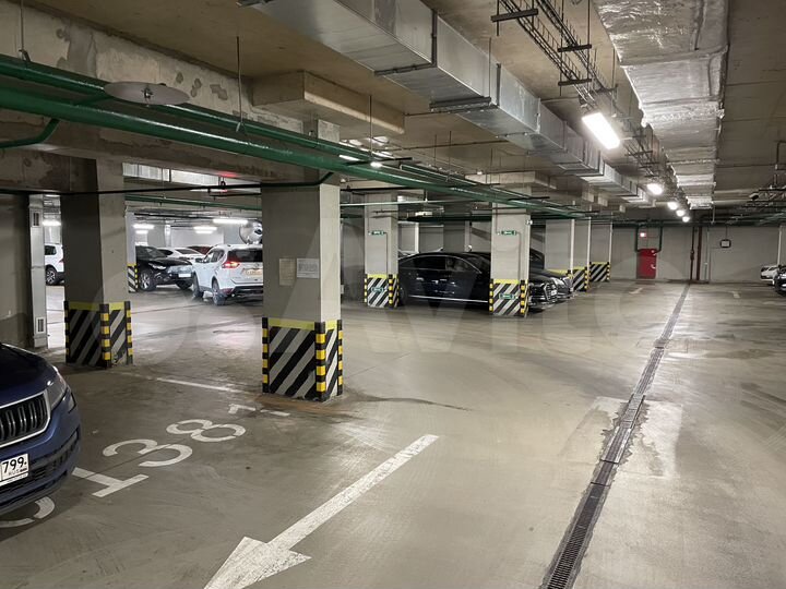 Машиноместо, 14 м²