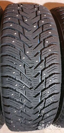 Nokian Tyres Hakkapeliitta 8 SUV 215/65 R16 98T